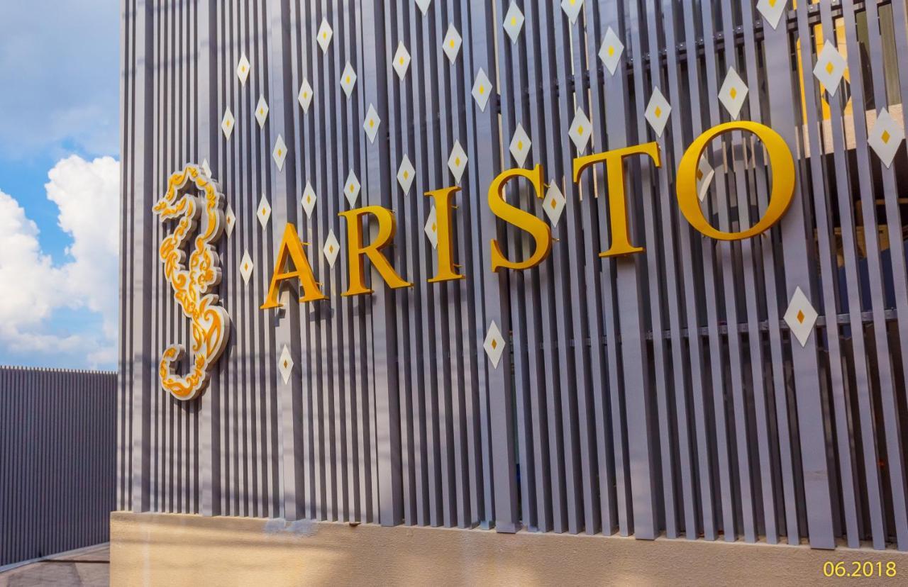 The Aristo Beach By Holy Cow 212 Phuket Buitenkant foto